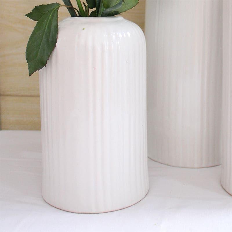 Buy Bonavich Vase - Set Of Three Vase from Vaaree