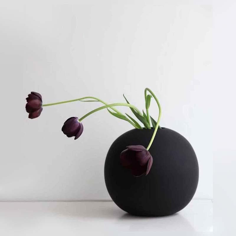 Buy Caim Vase - Black Vase from Vaaree