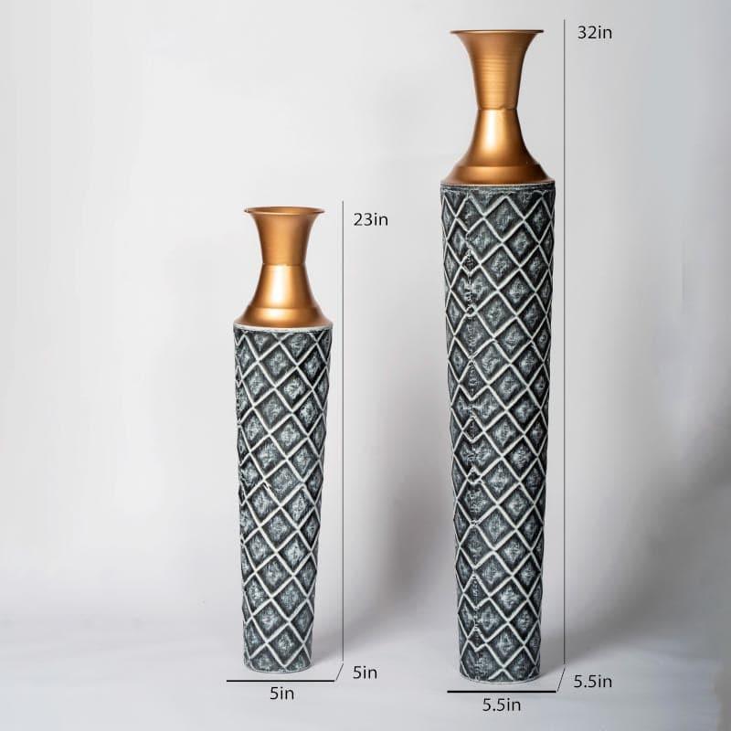 Buy Cleopatra Flower Floor Vase Floor Vase from Vaaree