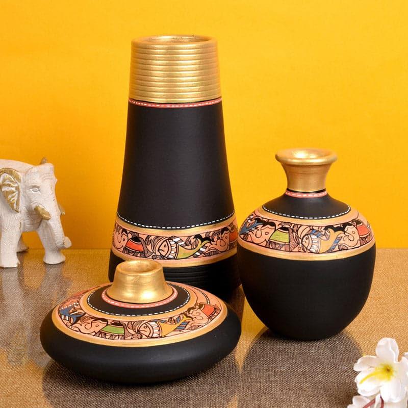 Buy Coshima Tribal Terracotta Vase - Set Of Three Vase from Vaaree