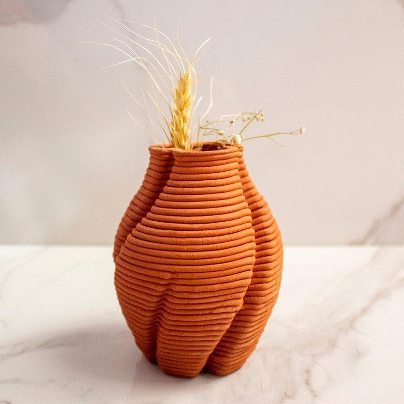 Buy Delan Twisted Vase Vase from Vaaree