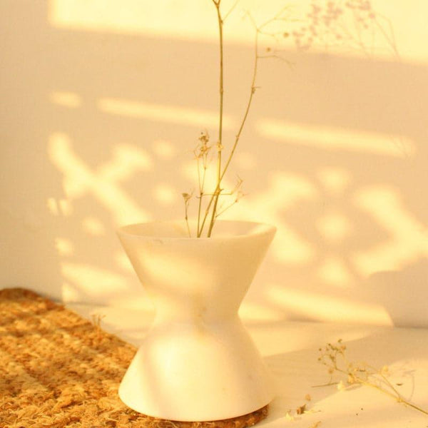 Buy Vase - Dumroo Marble Vase at Vaaree online