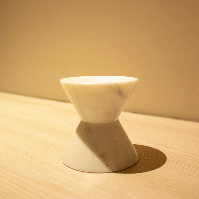 Buy Dumroo Marble Vase Vase from Vaaree