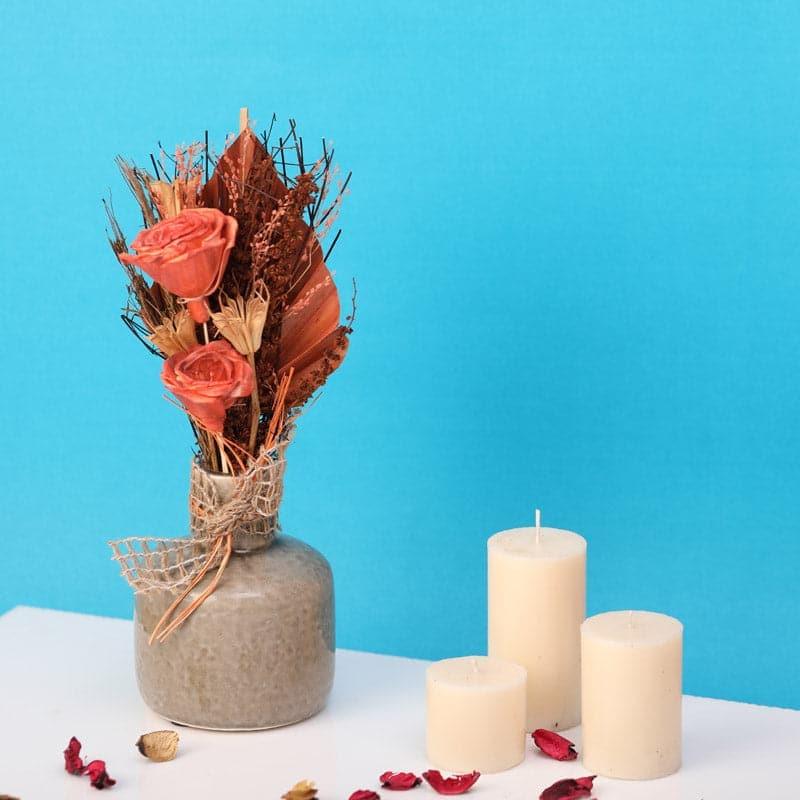 Buy Edolie Vase With Dry Flowers - Orange Vase from Vaaree