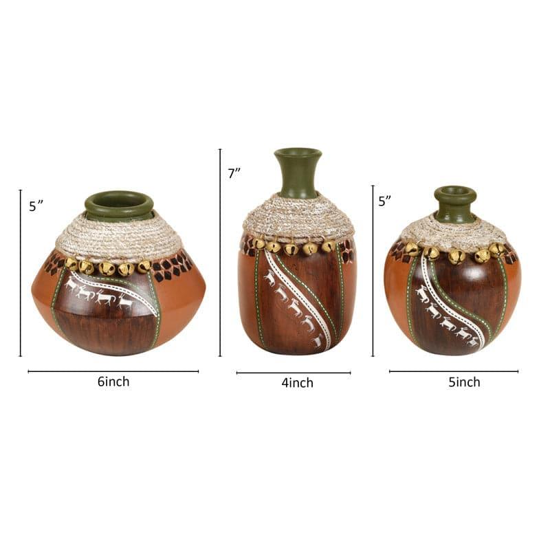 Buy Eliana Terracotta Vase - Set Of Three Vase from Vaaree