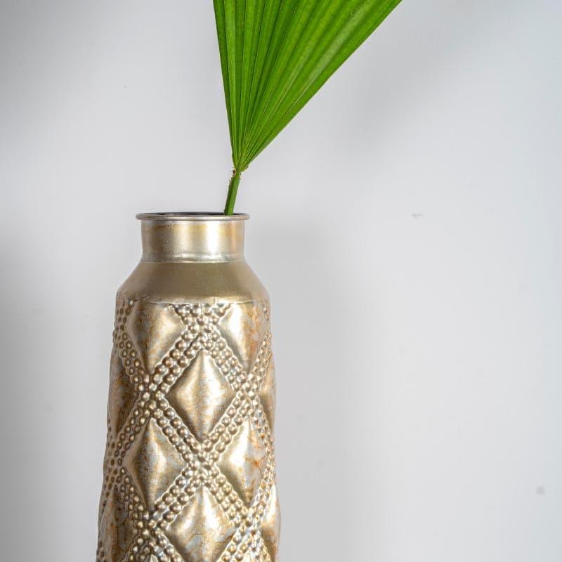 Buy Elite Epiphany Vase Vase from Vaaree