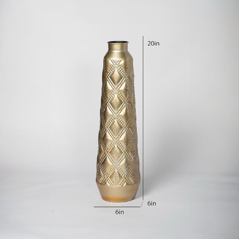 Buy Elite Epiphany Vase Vase from Vaaree