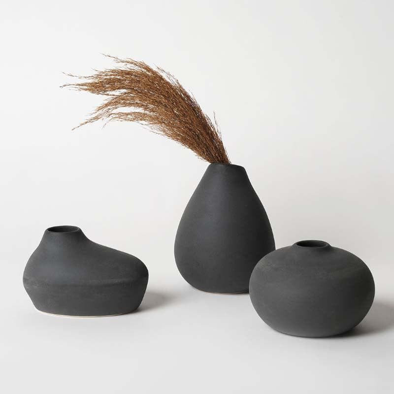 Buy Esoteric Vases (Black) - Set of Three Vase from Vaaree