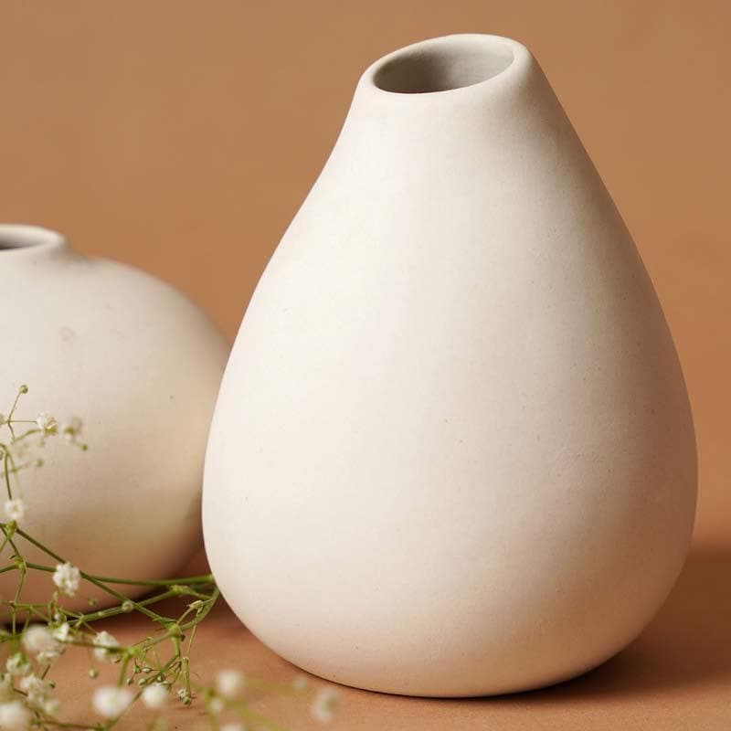 Buy Esoteric Vases (White) - Set of Three Vase from Vaaree