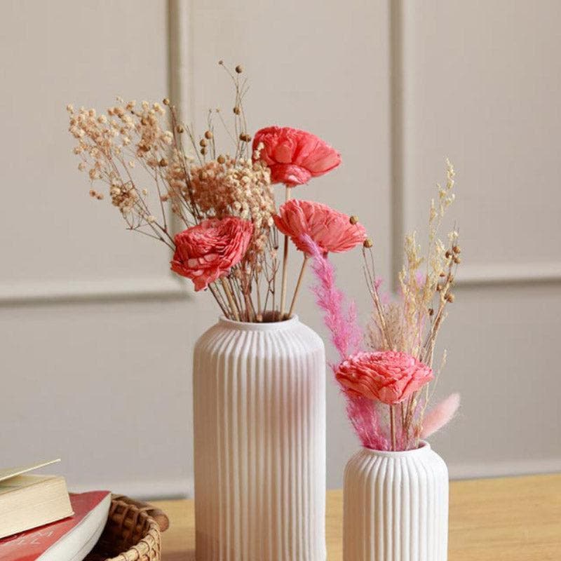 Buy Ganola Vase With Naturally Dried Flower Bunch Vase from Vaaree