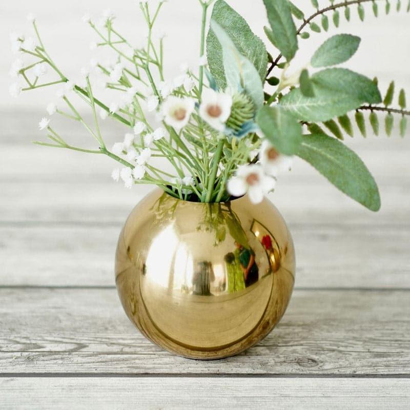 Buy Globona Metal Vase - Small Vase from Vaaree