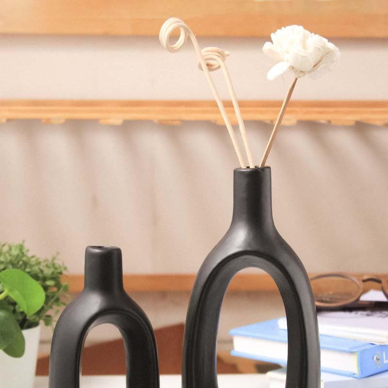 Buy Gunnen Vases (Black) - Set of Two Vase from Vaaree