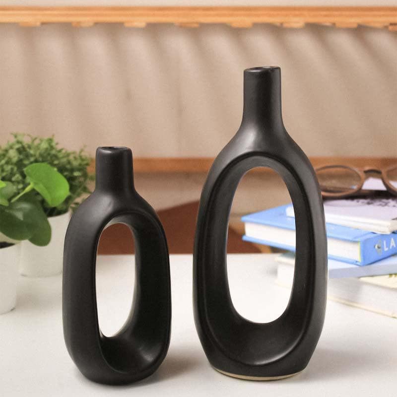 Buy Gunnen Vases (Black) - Set of Two Vase from Vaaree