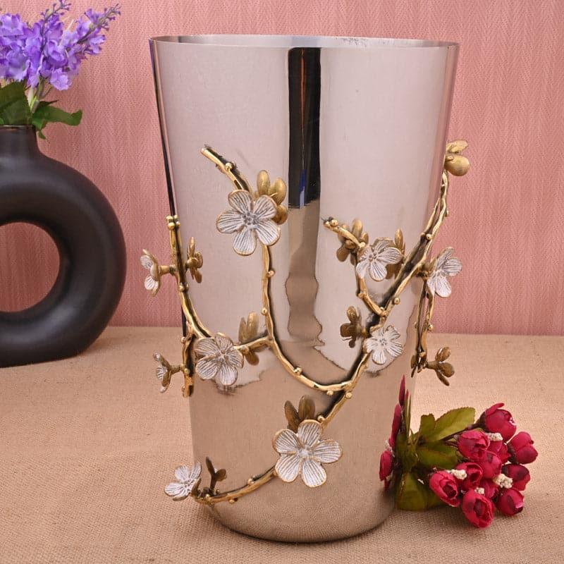 Buy Gura Flora Vase Vase from Vaaree