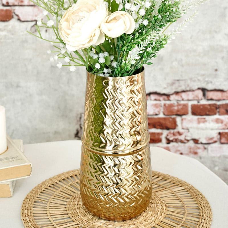 Buy Harpa Metal Vase Vase from Vaaree