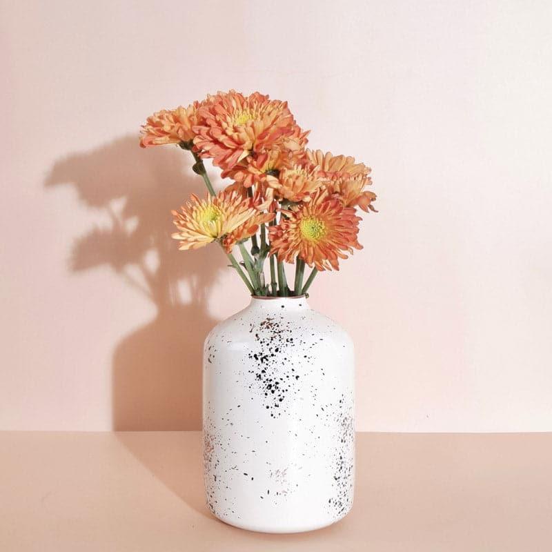 Buy Hela Bottle Vase -White Vase from Vaaree