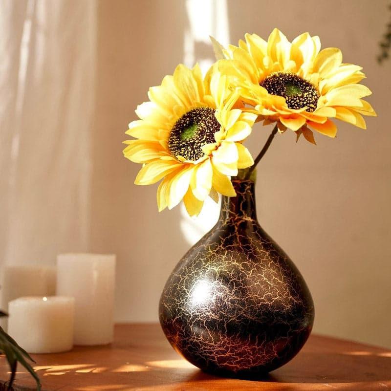 Buy Iyana Metal Vase - Small Vase from Vaaree