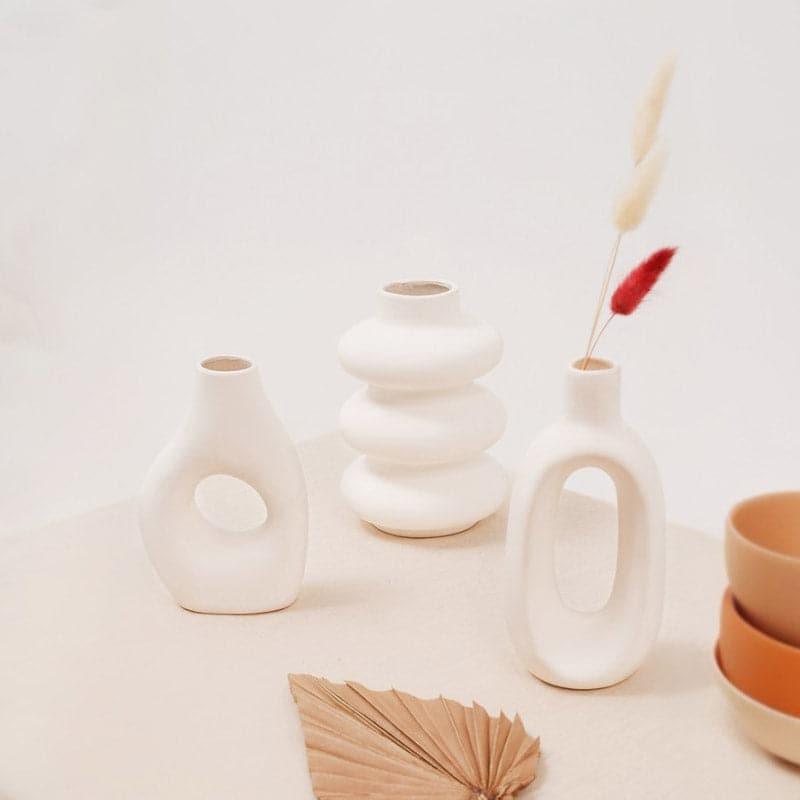 Buy Juno Jane Vase - Set Of Three Vase from Vaaree