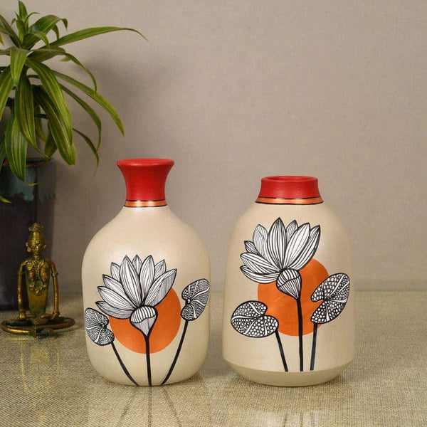 Buy Vase - Kaabene Tribal Terracotta Vase- Set Of Two at Vaaree online