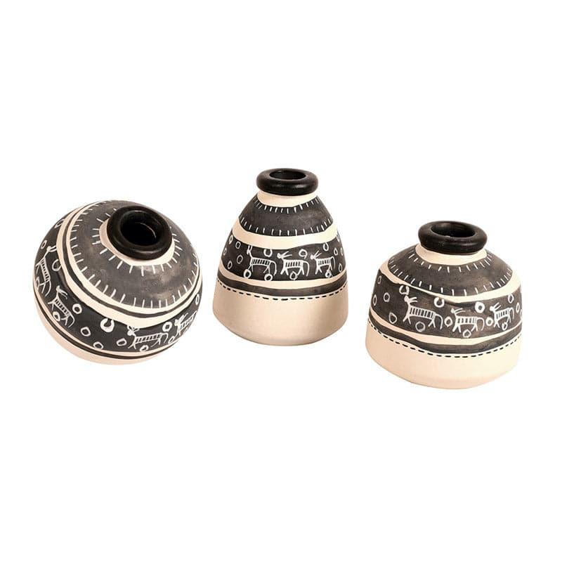 Buy Keahi Tribal Terracotta Vase - Set Of Three Vase from Vaaree