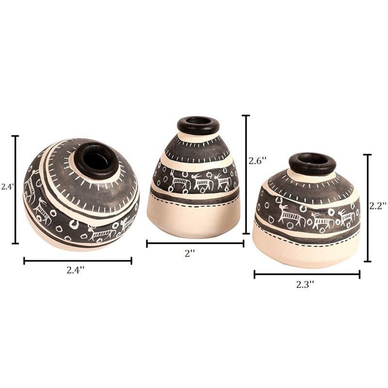 Buy Keahi Tribal Terracotta Vase - Set Of Three Vase from Vaaree