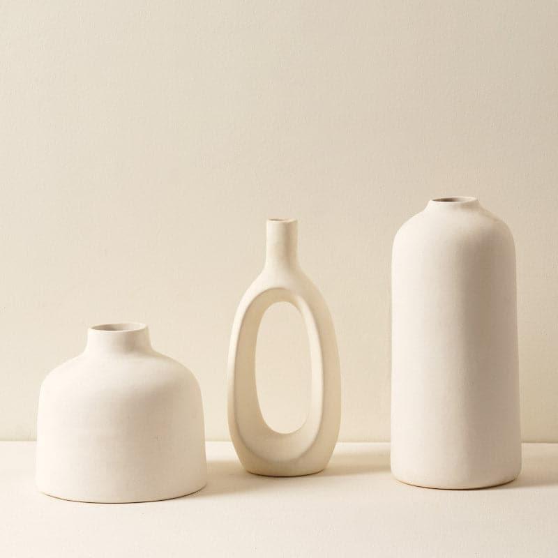 Buy Kein Vase (White) - Set Of Three Vase from Vaaree