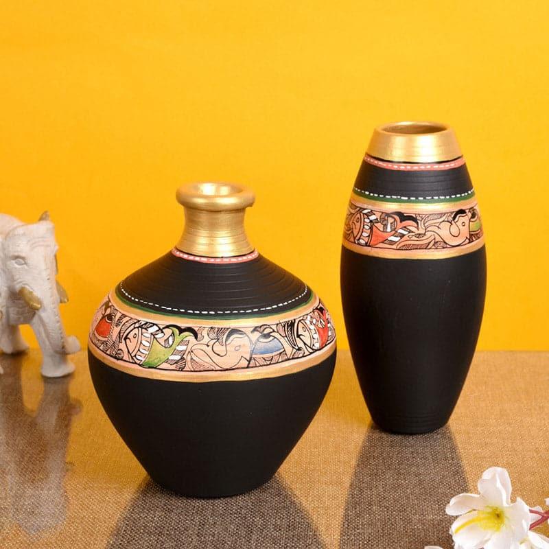 Buy Vase - Machumu Tribal Terracotta Vase - Set Of Two at Vaaree online