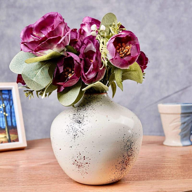 Buy Marius Metal Vase - Small Vase from Vaaree