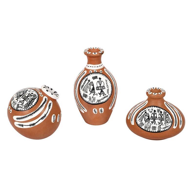 Buy Maroa Tribal Terracotta Vase - Set Of Three Vase from Vaaree