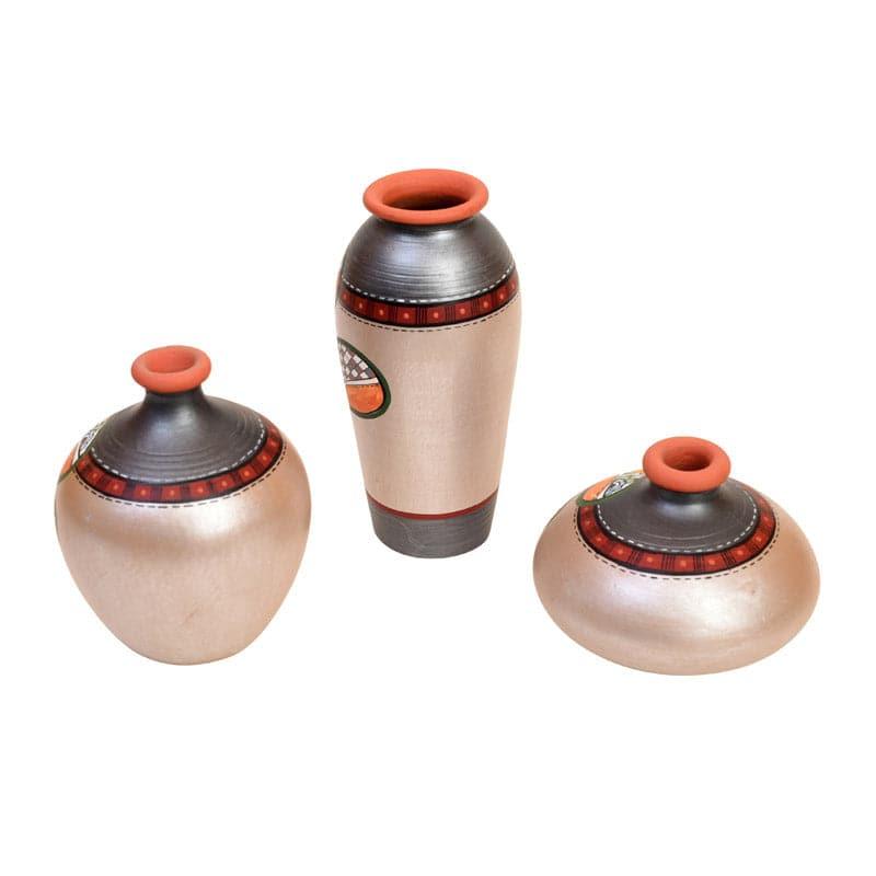 Buy Masika Tribal Terracotta Vase - Set Of Three Vase from Vaaree