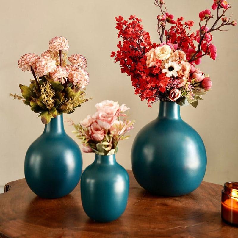 Buy Ourania Metal Vase (Blue) - Set Of Three Vase from Vaaree