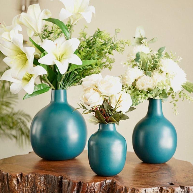 Buy Ourania Metal Vase (Blue) - Set Of Three Vase from Vaaree