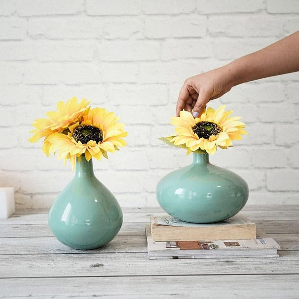 Buy Vase - Palento Metal Vase - Set Of Two at Vaaree online