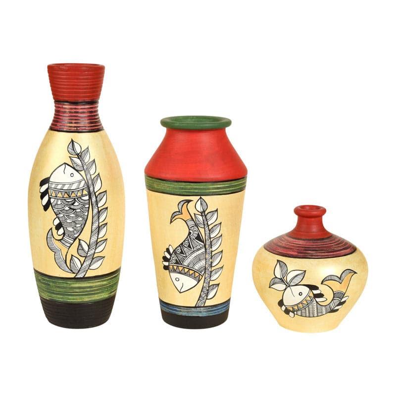 Buy Ramatti Tribal Terracotta Vase - Set Of Three Vase from Vaaree