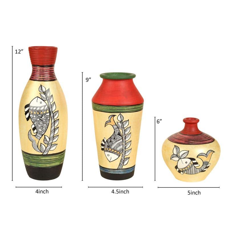 Buy Ramatti Tribal Terracotta Vase - Set Of Three Vase from Vaaree