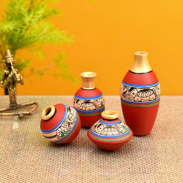 Buy Vase - Rasham Tribal Terracotta Vase - Set Of Three at Vaaree online