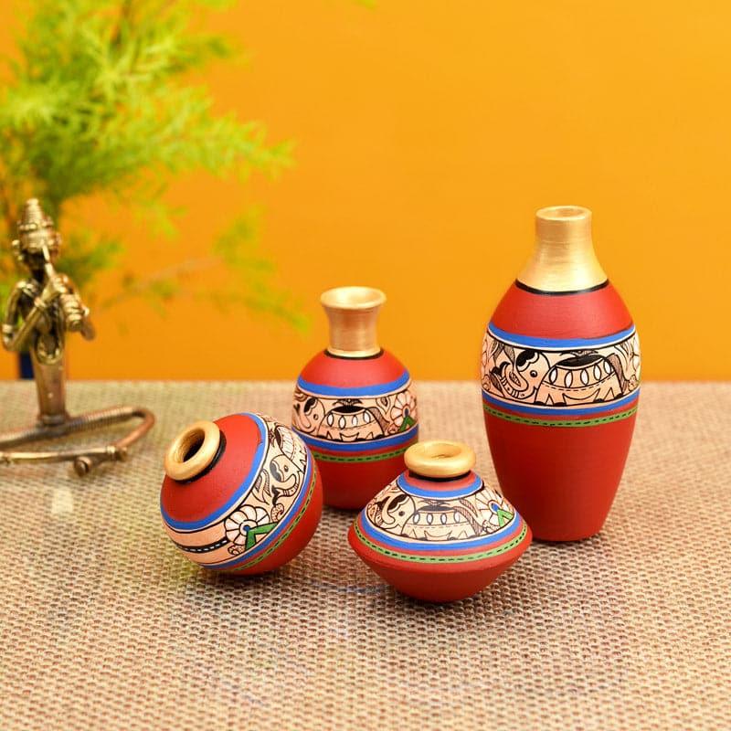 Buy Rasham Tribal Terracotta Vase - Set Of Three Vase from Vaaree