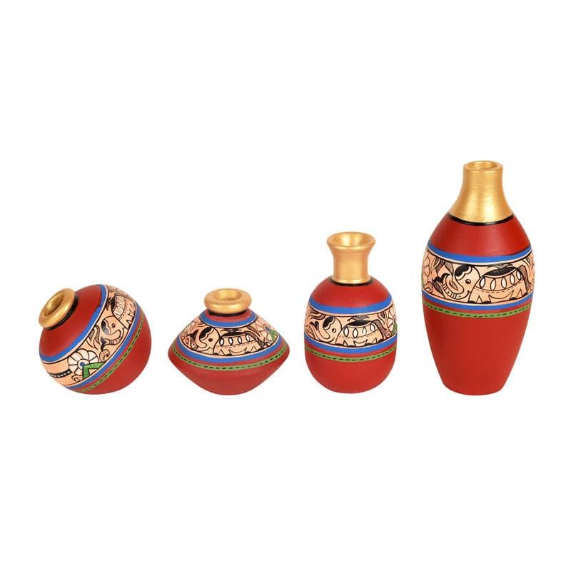 Buy Rasham Tribal Terracotta Vase - Set Of Three Vase from Vaaree