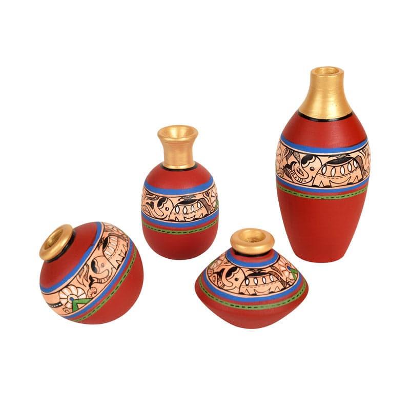 Buy Rasham Tribal Terracotta Vase - Set Of Three Vase from Vaaree