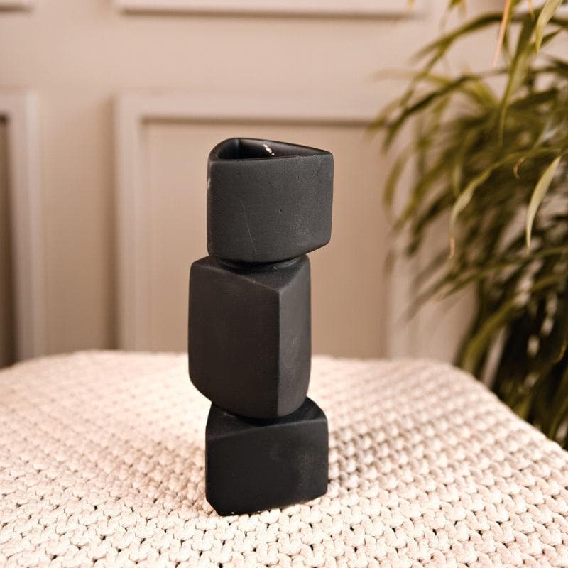 Buy Rock Stack Vase - Black Vase from Vaaree