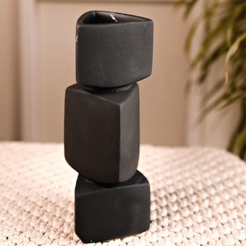 Buy Rock Stack Vase - Black Vase from Vaaree