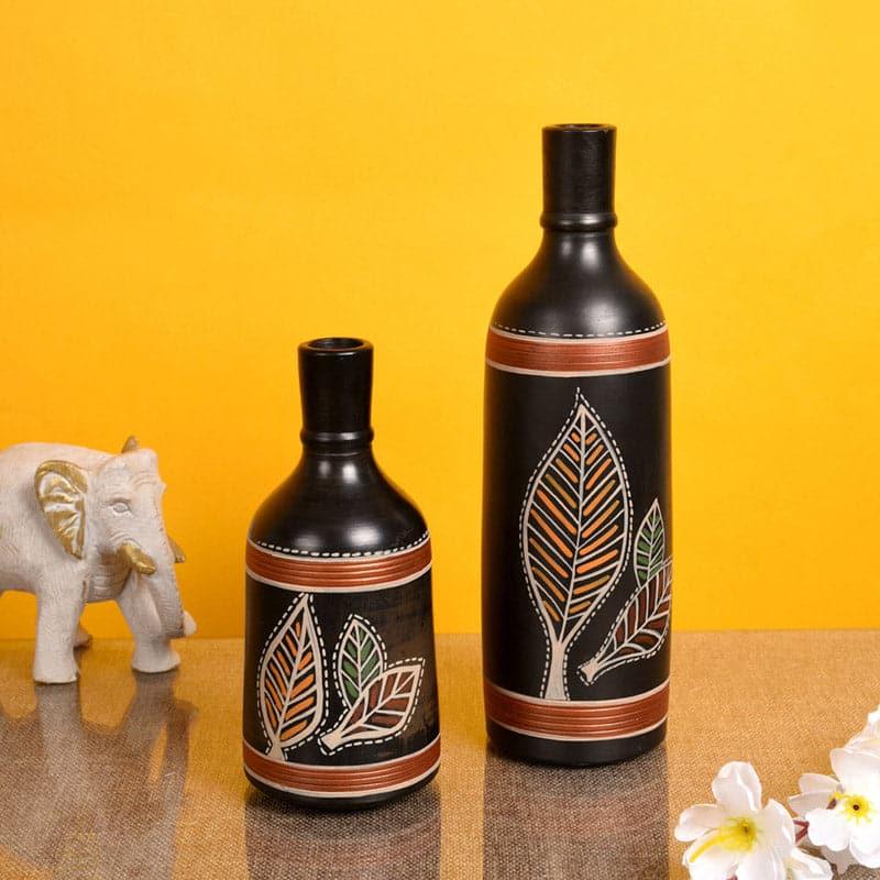 Buy Rufaro Tribal Terracotta Vase - Set Of Two Vase from Vaaree