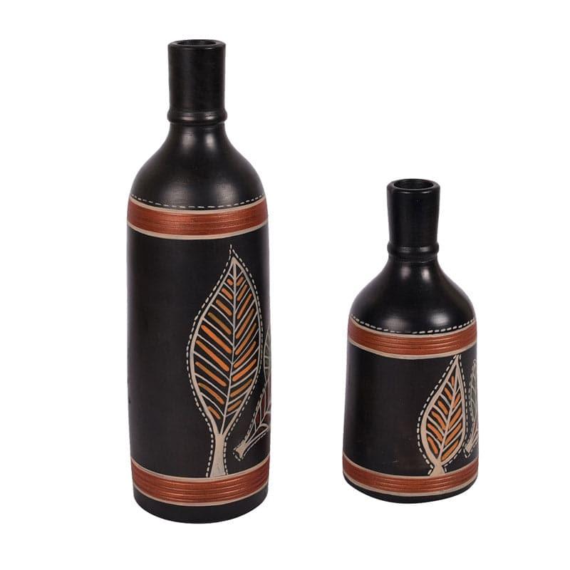 Buy Rufaro Tribal Terracotta Vase - Set Of Two Vase from Vaaree