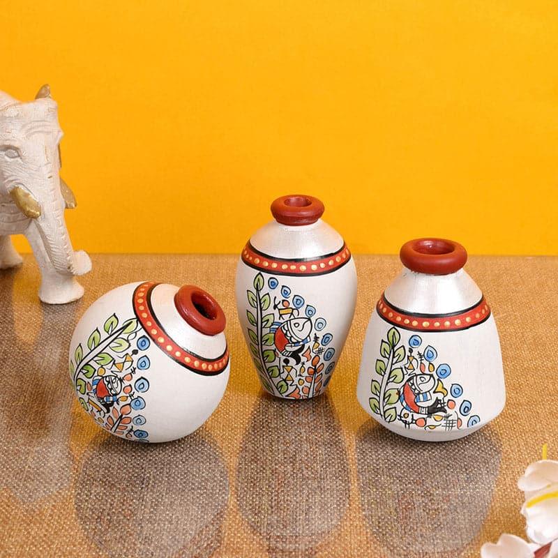 Buy Rykera Tribal Terracotta Vase - Set Of Three Vase from Vaaree