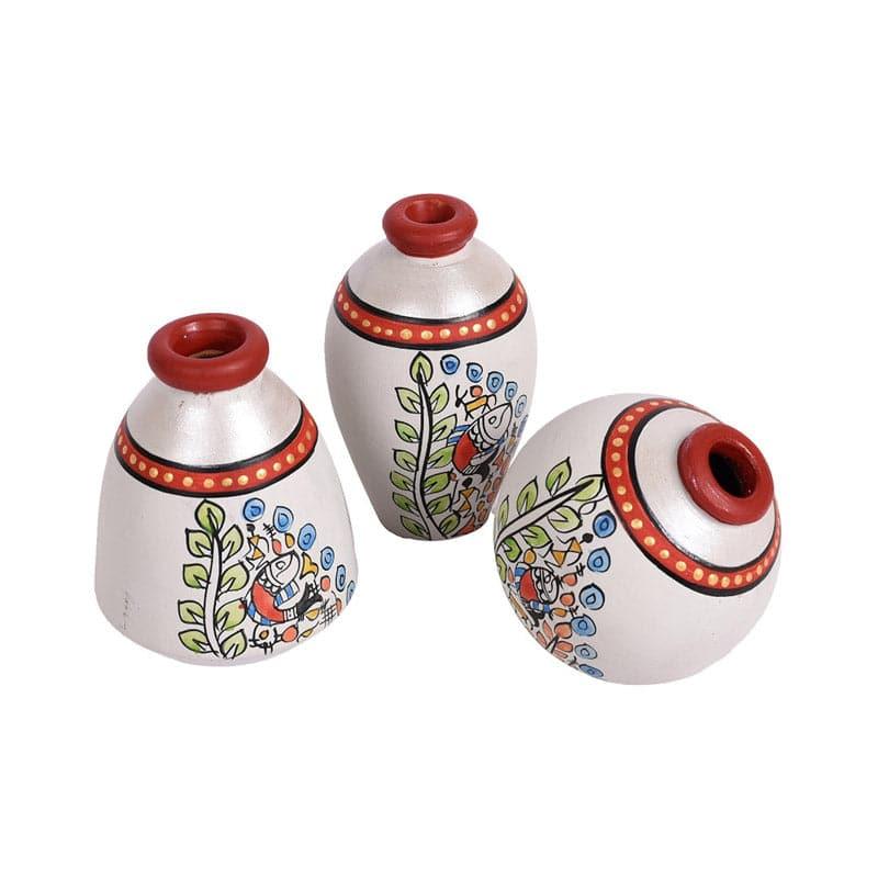 Buy Rykera Tribal Terracotta Vase - Set Of Three Vase from Vaaree