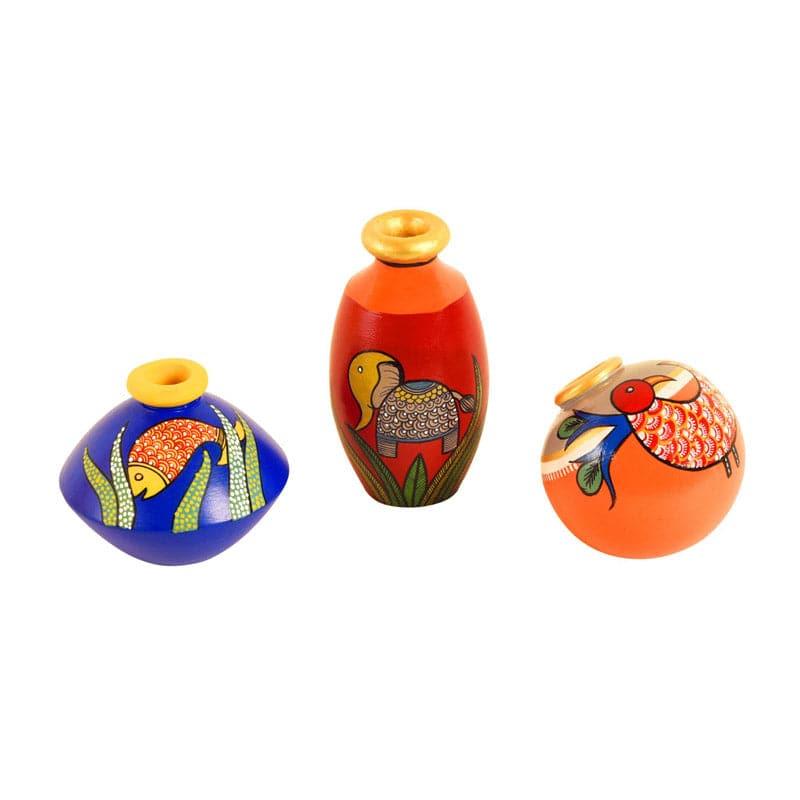 Buy Srimoga Tribal Terracotta Vase - Set Of Three Vase from Vaaree