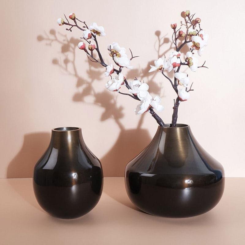 Buy Uleva Fuse Metal Vase - Antique Copper Vase from Vaaree