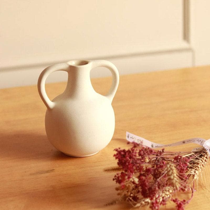 Vase - Urnta Vase With Naturally Dried Flower Bunch