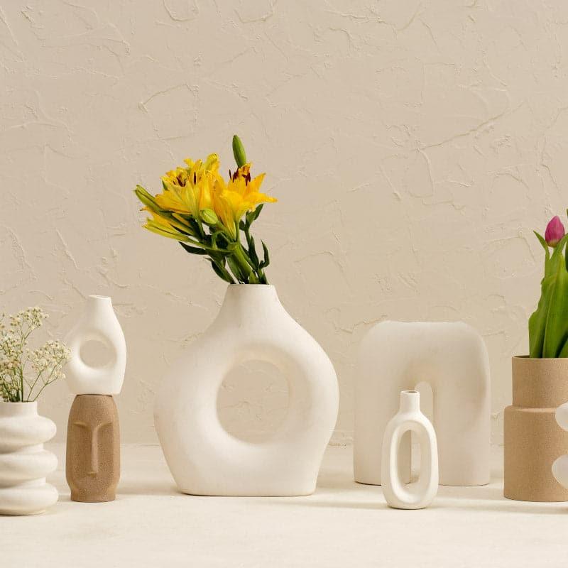 Buy Vista Vase - Set Of Nine Vase from Vaaree