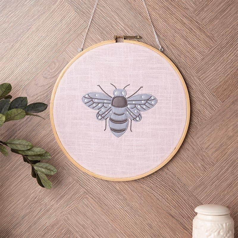 Buy Bee Buzz Wall Accent - Bug Buddy Collection Wall Accents from Vaaree